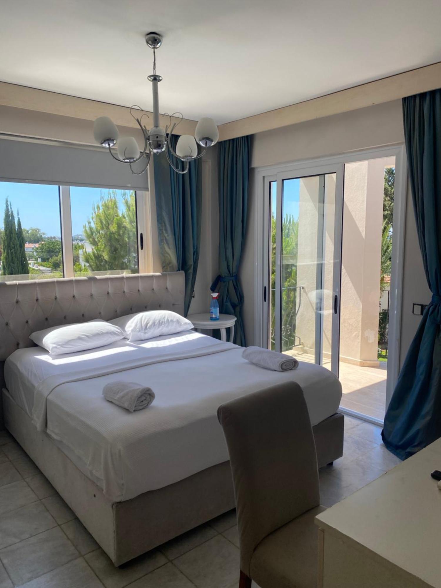 Agios Georgios  The Prince Inn Hotel & Villas מראה חיצוני תמונה